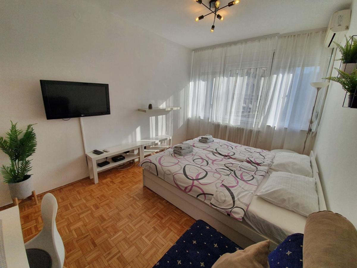 Stay In Apartments Белград Экстерьер фото